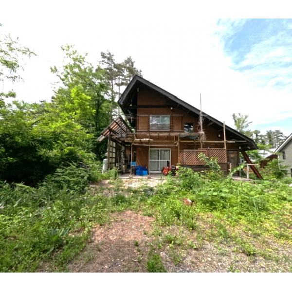 Log house chalet in Misorano Hakuba for sale – front view