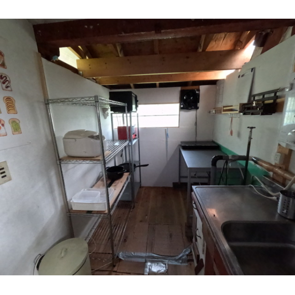 Alternate view of Misorano kitchen with shelves